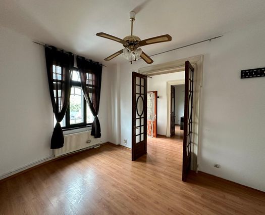 Vilă 7 cam P-ta Muncii, 186 mp, S+P+1+M