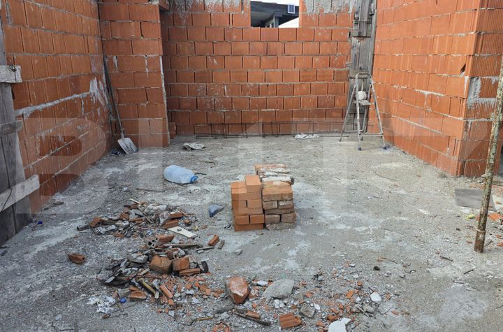 Vilă - 10 camere de vanzare SATU MARE - Satu Mare anunturi imobiliare Satu Mare