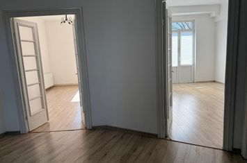 Victoriei Romana apartaent 3 camere nemobilat de inchriat pentru birou anunturi imobiliare Bucuresti