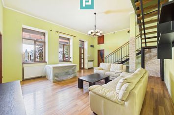 Apartament pe 3 niveluri - ultracentral, Arad anunturi imobiliare Arad