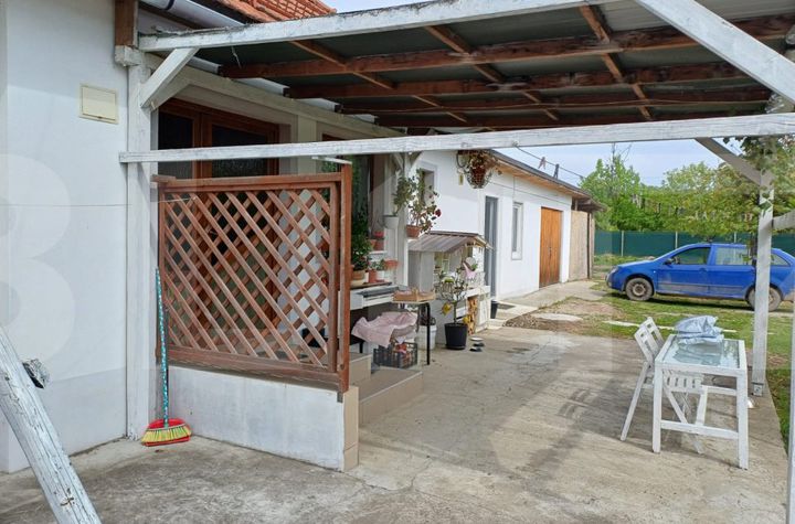 Casă - 2 camere de vanzare VARFURILE - Arad anunturi imobiliare Arad
