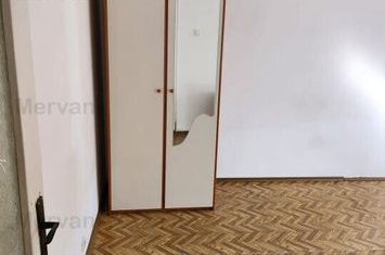 Apartament 3 camere de vanzare CENTRU - Prahova anunturi imobiliare Prahova