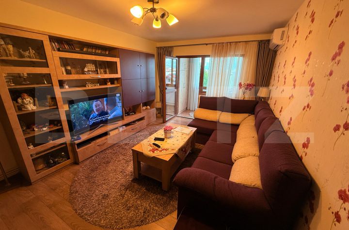 Apartament 3 camere de vanzare TRACTORU - Brasov anunturi imobiliare Brasov