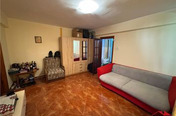 Apartament 2 camere de vanzare GARA - Vrancea anunturi imobiliare Vrancea