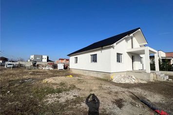 Casă - 3 camere de vanzare EXTERIOR VEST - Vrancea anunturi imobiliare Vrancea