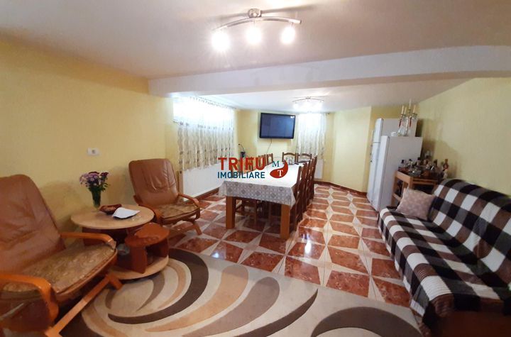 Vilă - 4 camere de inchiriat CENTRAL - Alba anunturi imobiliare Alba