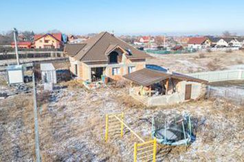 Casă cu Garaj - Personalizează-ți Spațiul După Bunul Tău Plac! anunturi imobiliare Brasov