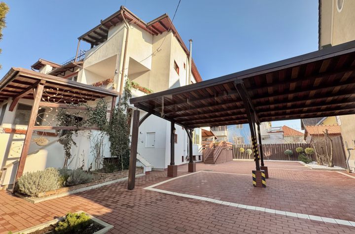 Vilă - 8 camere de vanzare SUB ARINI - Sibiu anunturi imobiliare Sibiu