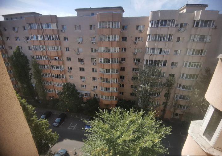 Apartament 4 camere de vanzare BUCURESTI - Bucuresti anunturi imobiliare Bucuresti