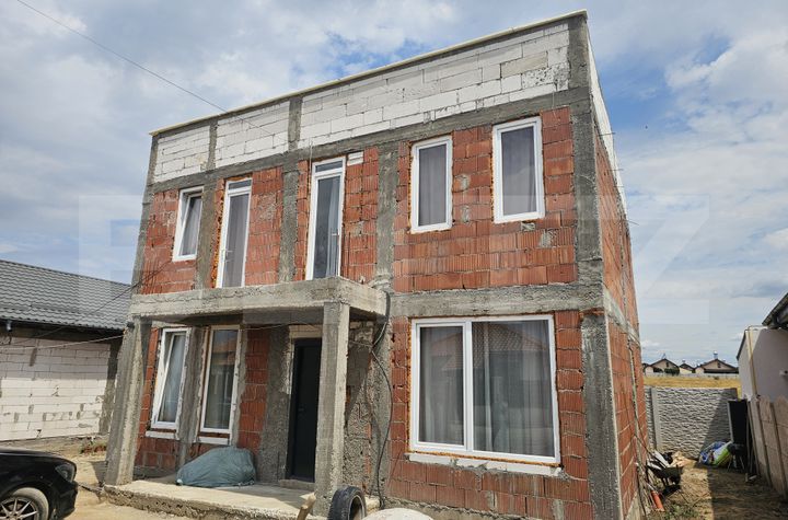 Casă - 4 camere de vanzare CRAIOVA - Dolj anunturi imobiliare Dolj