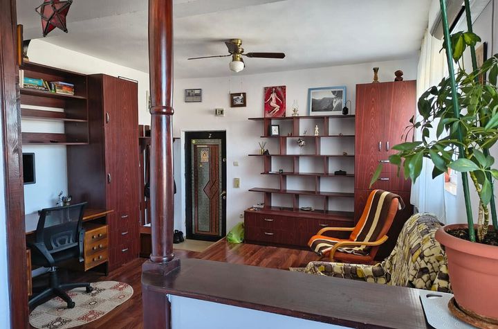 Garsonieră, 25 mp, Corneliu Coposu. 55 000 E (neg). Comision 0 anunturi imobiliare Bihor