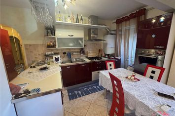 Apartament 3 camere de inchiriat ULTRACENTRAL - Vrancea anunturi imobiliare Vrancea