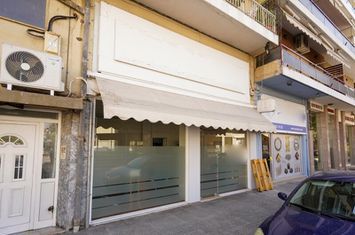 Spațiu comercial la parter, 62 mp în centrul Drama anunturi imobiliare Grecia