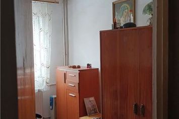 Apartament 3 camere de vanzare FLORILOR - Brasov anunturi imobiliare Brasov