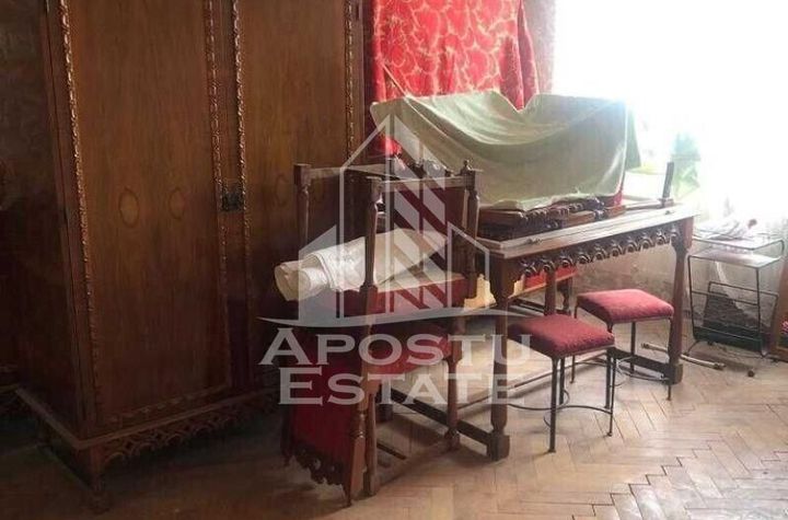 Apartament cu 3 camere, semidecomandat, centrala proprie, zona Sagului anunturi imobiliare Timis