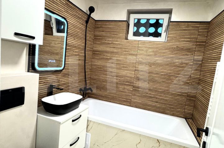 Apartament 3 camere de vanzare TRACTORU - Brasov anunturi imobiliare Brasov