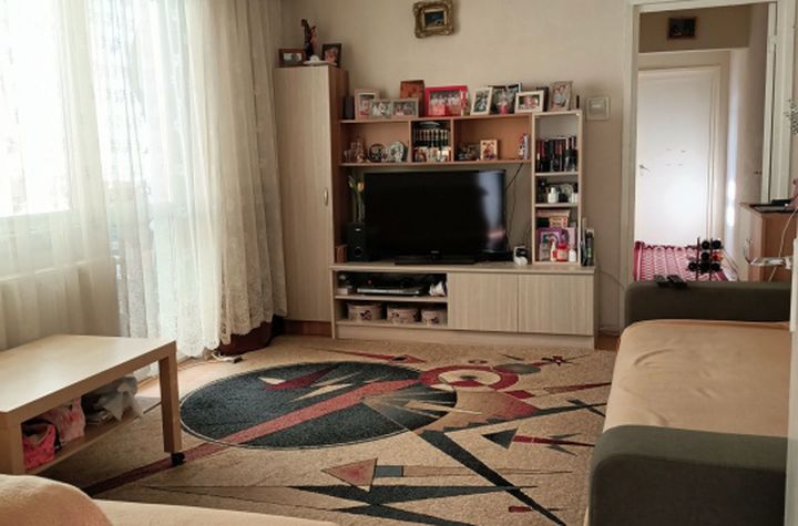 Apartament 3 camere de vanzare PLOIESTI - Prahova anunturi imobiliare Prahova