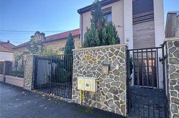 Casă - 4 camere de vanzare SEMICENTRAL - Satu Mare anunturi imobiliare Satu Mare