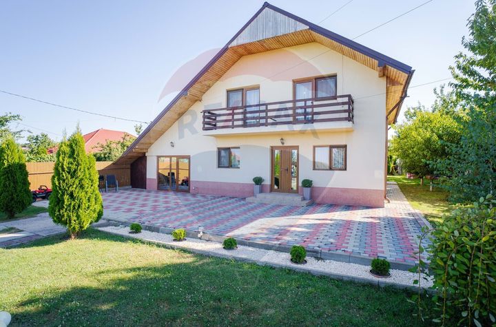Casă / Vilă cu 5 camere de vânzare în zona Central anunturi imobiliare Vaslui