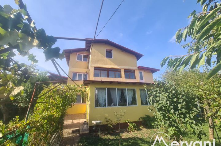 Vilă - 6 camere de vanzare CENTRU - Prahova anunturi imobiliare Prahova