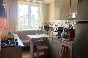 Apartament 2 camere de vanzare BRAD - Hunedoara anunturi imobiliare Hunedoara