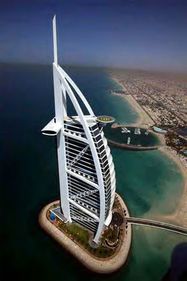 Autoritatile din Dubai primesc 10 miliarde de dolari pentru a plati datoria gigantului imobiliar Nakheel. Bursa urca spectaculos