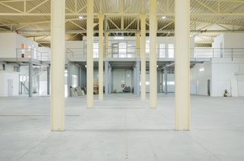 Hala industrială 2.000 mp • Depozitare / Producție • Rampe încărcare • anunturi imobiliare Bucuresti