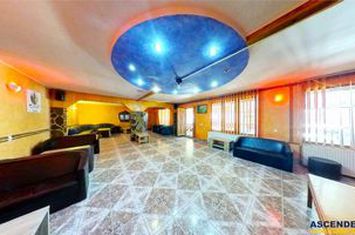 Casă - 11 camere de vanzare BERENI - Mures anunturi imobiliare Mures