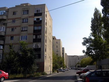 Apartamentele comuniste au preţ de vânzare peste valoarea reală. De ce acceptă cumpărătorii această situaţie?