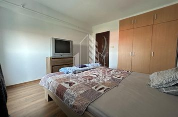 Apartament cu 3 camere 100mp Semidecomandat in zona Ultracentrala anunturi imobiliare Arad