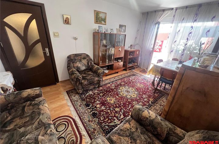 Apartament 3 camere de vanzare CENTRAL - Bacau anunturi imobiliare Bacau