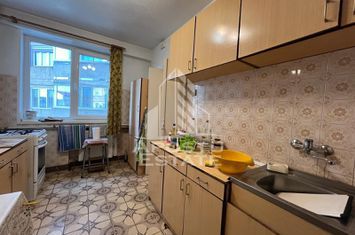 Apartament 3 camere, etaj 3, centrala proprie, Piata Marasti anunturi imobiliare Timis