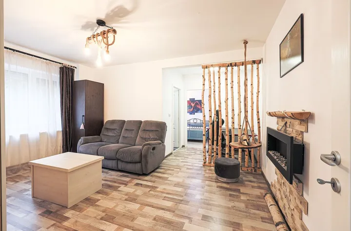 Apartament central, renovat și mobilat, pe strada Tudor Vladimirescu anunturi imobiliare Arad