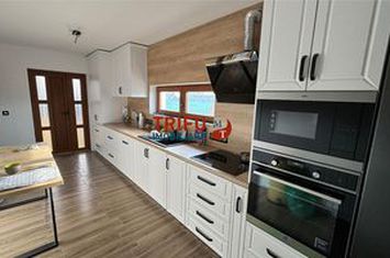Casă - 4 camere de vanzare CENTRAL - Alba anunturi imobiliare Alba