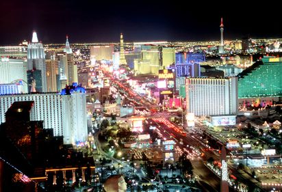 Miliardarul american care vrea să ridice un Las Vegas în Europa şi-a început cariera ca vânzător de ziare
