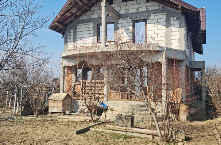 Casă - 6 camere de vanzare MILCOVUL - Vrancea anunturi imobiliare Vrancea