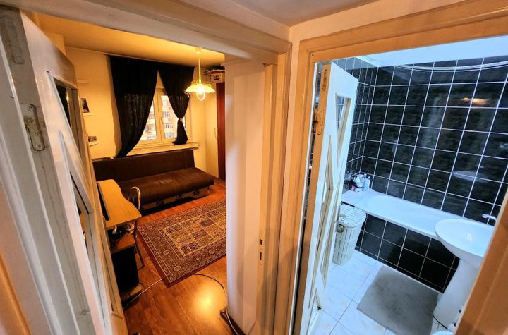 Apartament 2 camere de vanzare CENTRAL - Prahova anunturi imobiliare Prahova