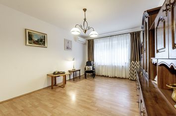 Apartament cu 2 camere decomandat si amenajat, etajul 2, zona Podgoria anunturi imobiliare Arad