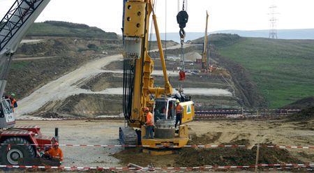Bechtel şantajează statul cu concedierea a 2.300 de oameni