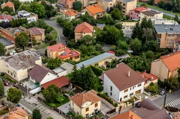 Vilă exclusivistă pe malul Mureșului – design modern si teren generos anunturi imobiliare Arad