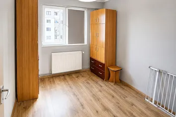 Apartament cu 4 camere, etaj intermediar, zona străzii Mehedinti anunturi imobiliare Cluj