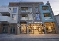 1.300.000 €, Spațiu comercial