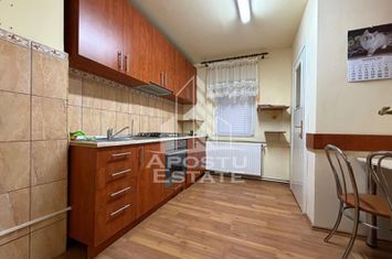 Apartament cu 3 camere, 2 bai, decomandat, centrala proprie, Girocului anunturi imobiliare Timis