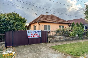 Casă - 3 camere de vanzare CENTRAL - Covasna anunturi imobiliare Covasna