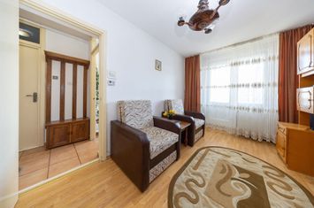 Garsoniera 30 mp utili-Astra anunturi imobiliare Brasov