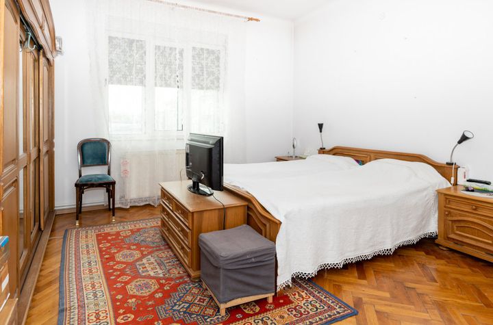Apartament 3 camere de vanzare DACIA - Bucuresti anunturi imobiliare Bucuresti