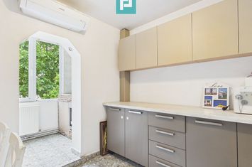 Apartament 3 camere în zona Alfa, Arad anunturi imobiliare Arad