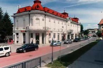 Cladire a perioadei regale in plin centrul orasului Curtea de Arges anunturi imobiliare Arges