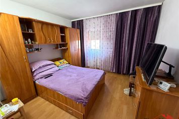 Apartament 3 camere de vanzare SUD - Vrancea anunturi imobiliare Vrancea