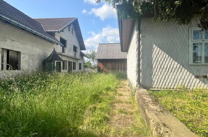 Casă - 4 camere de vanzare VICOVU DE SUS - Suceava anunturi imobiliare Suceava